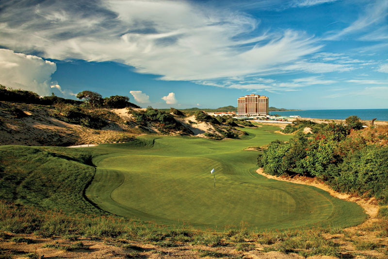 This Greg Norman beauty may be call The Bluffs, but it’s a layout that holds all the aces