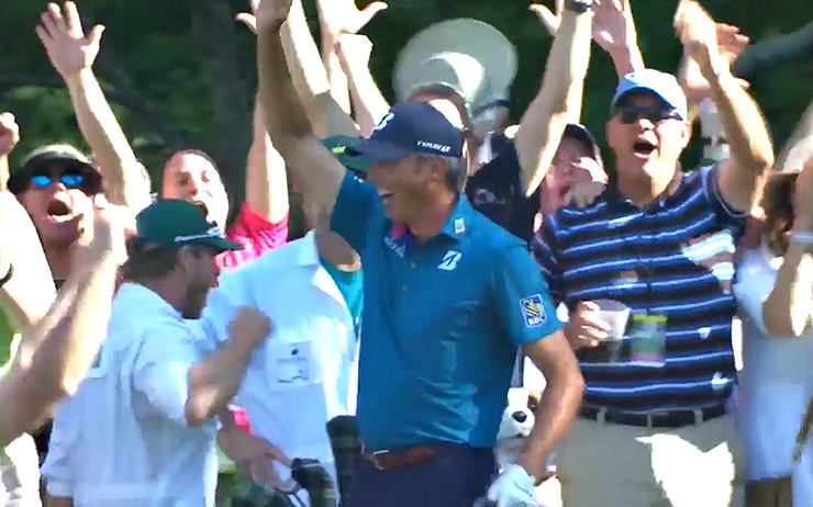 Matt Kuchar aced the 16th hole, then proceeded to high five everybody