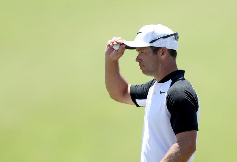 Paul Casey keeps calm during crazy round