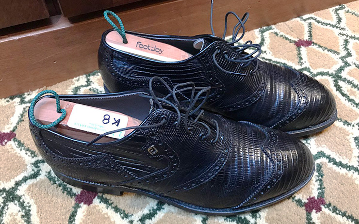 PGA Tour pro buys  golf shoes on eBay
