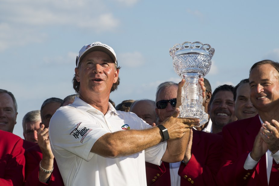 Scott McCarron wins Senior Players when Bernhard Langer double-bogeys 17th hole