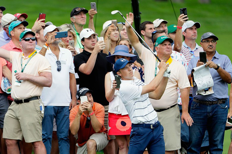 The PGA Tour instituted a new cell phone policy at the Northern Trust, with dicey results
