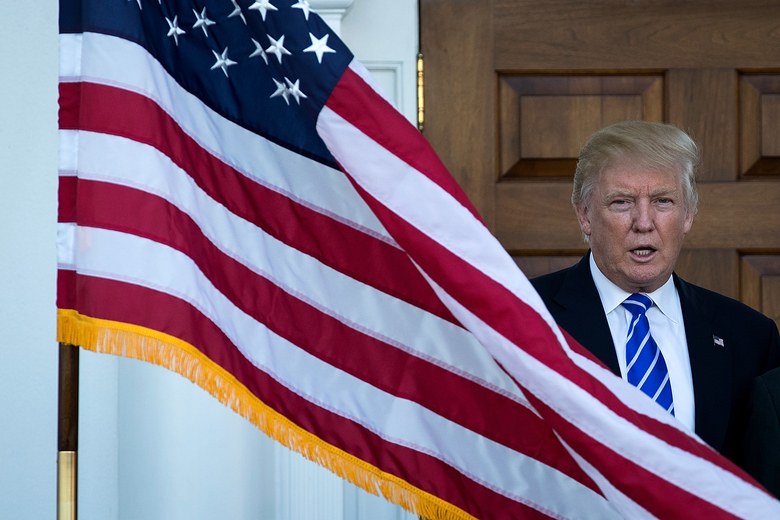 Report: Dozens of lobbyists and corporate executives with government dealings belong to Trump golf courses
