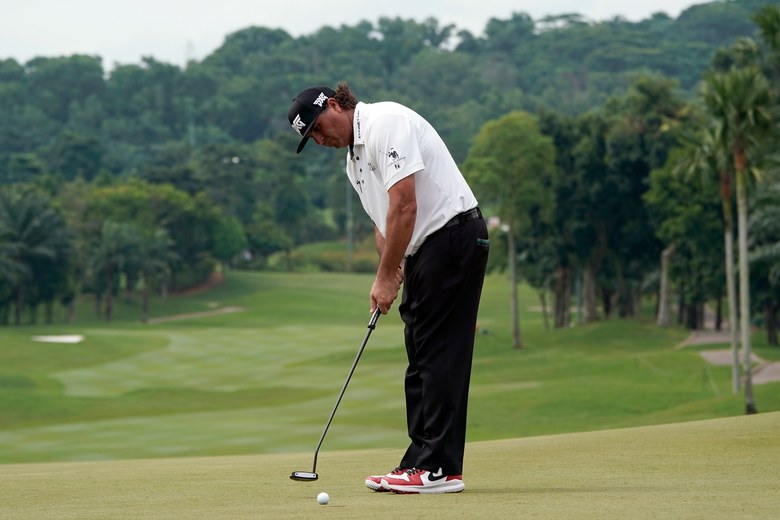 The clubs Pat Perez used to win the CIMB Classic