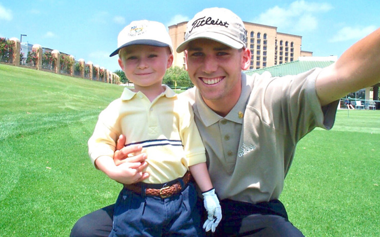 Sergio Garcia recreates cute photo with tour pro 18 years after posing with him as a young fan
