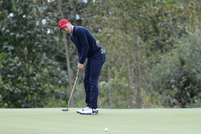 Study argues golfers should look at line instead of ball on breaking putts