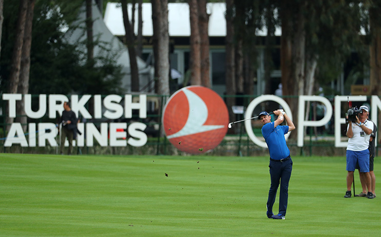 Rose lurks ominously as Lowry and Aphibarnrat snare front row seats at Turkish Airlines Open