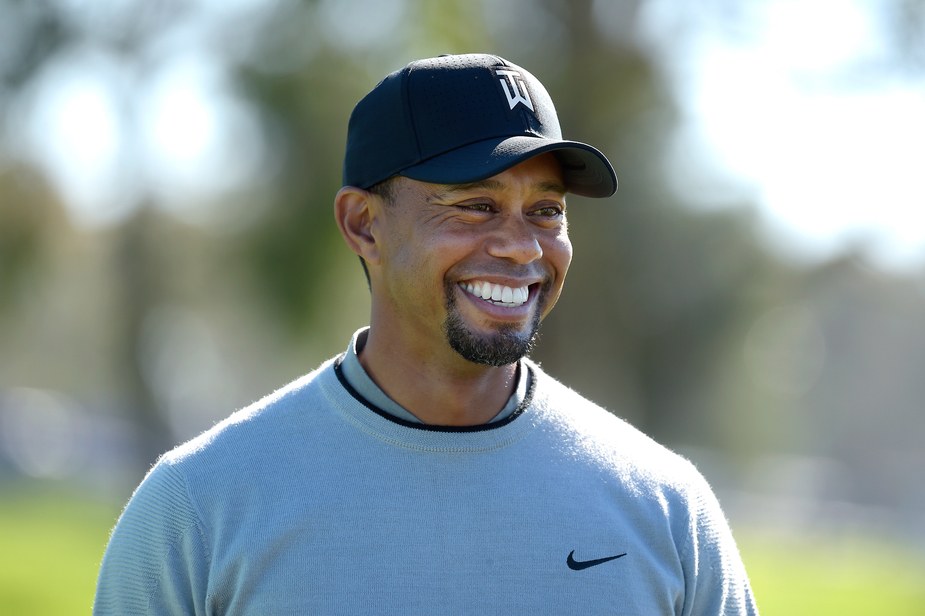 Watch Tiger Woods make an eagle(!) after driving the green(!) during Hero World Challenge (pro-am)