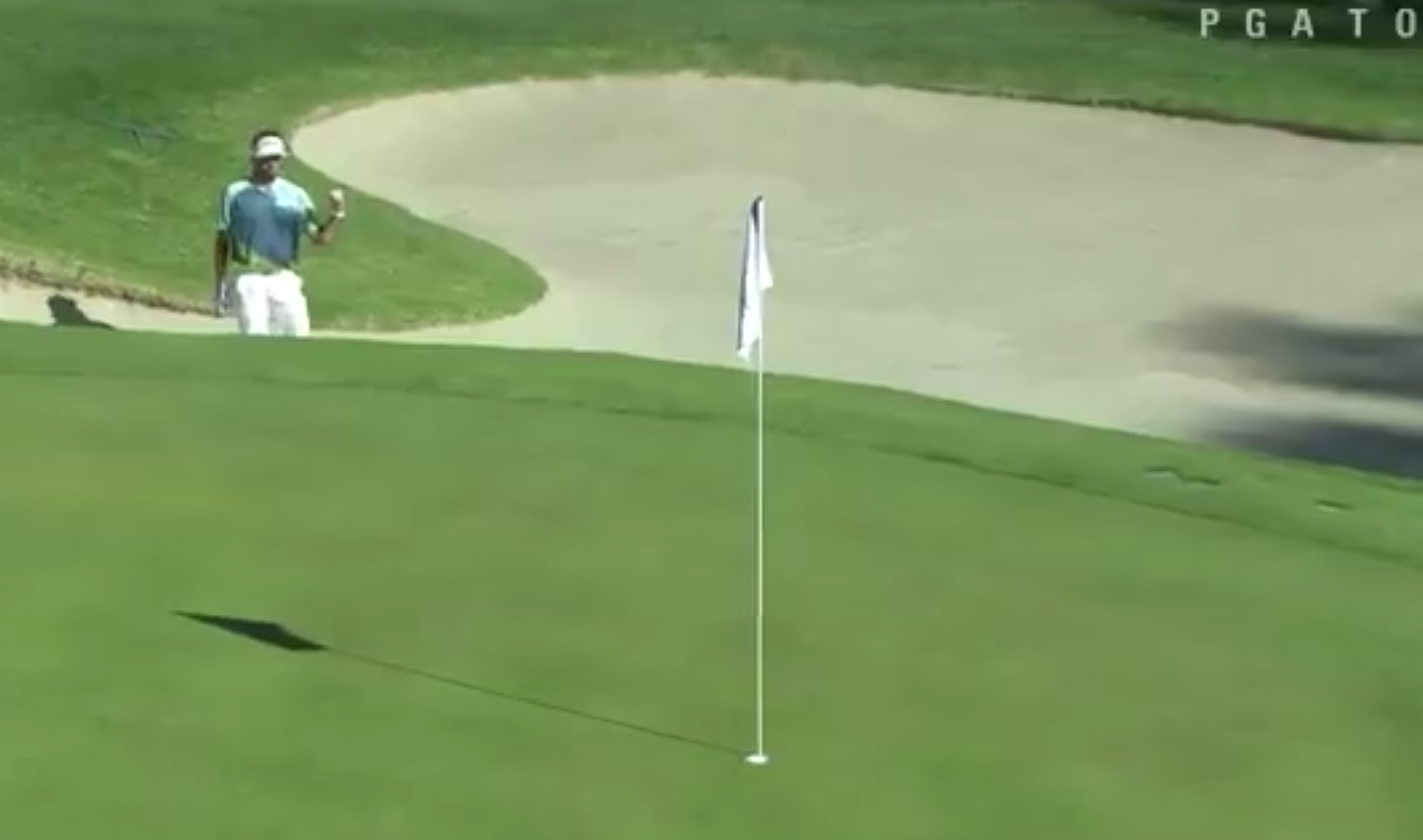 Watch Bubba Watson’s final-round birdie from the bunker that helped propel him to a third win at Riviera