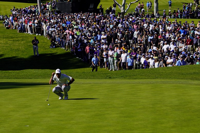 Rory McIlroy: Tiger gives up two shots a tournament with rowdiness from the enormous crowds he attracts