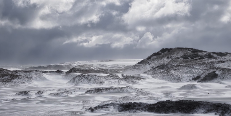 St. Andrews, Carnoustie and other Scottish links are covered in snow, and the photos are dazzling