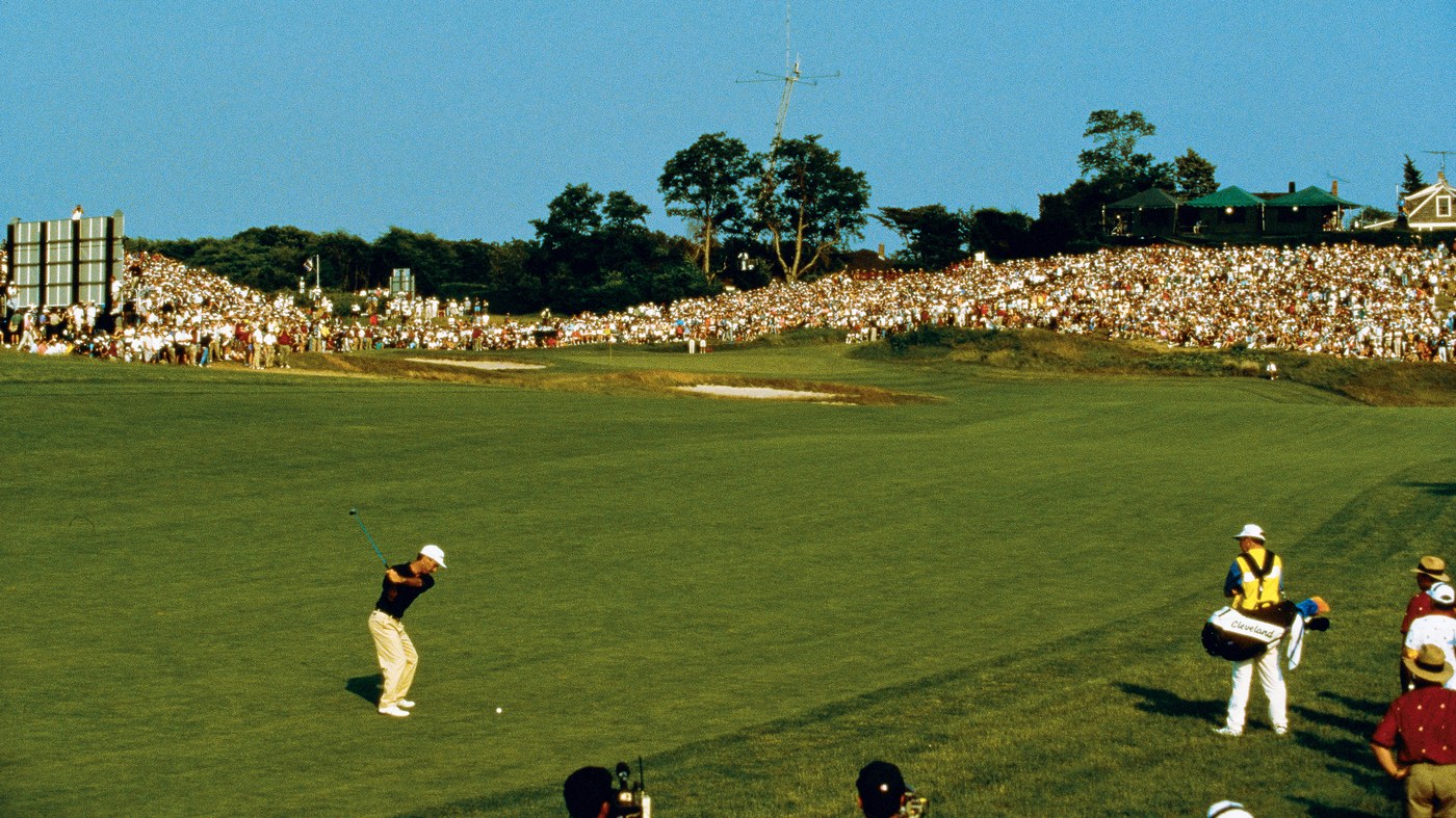 Corey Pavin on a 4-wood for posterity and the club some might use to reach the 18th at Shinnecock Hills now