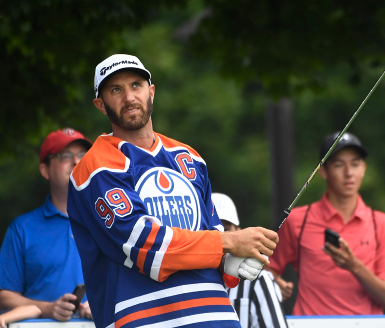 Watch: Dustin Johnson practices at the RBC Canadian Open in a Wayne Gretzky jersey