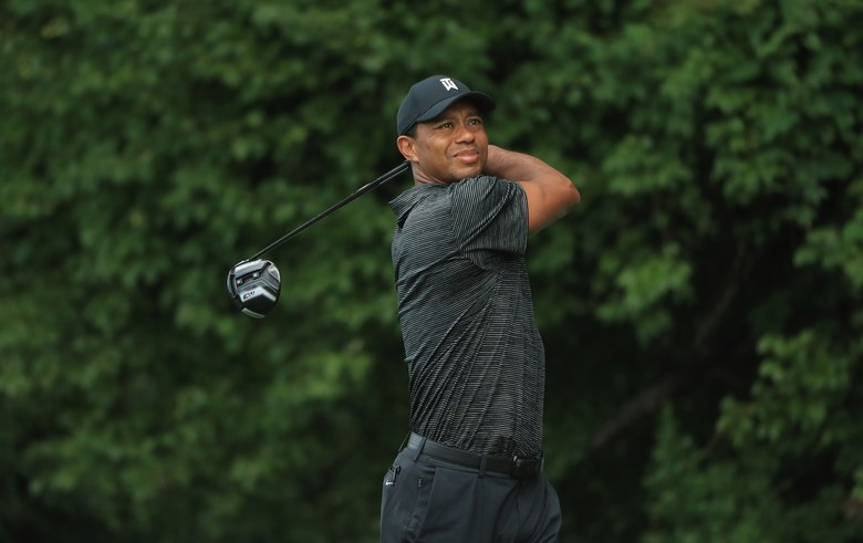 Tiger Woods, battling driver issues, fiddling with equipment before FedEx Cup playoffs