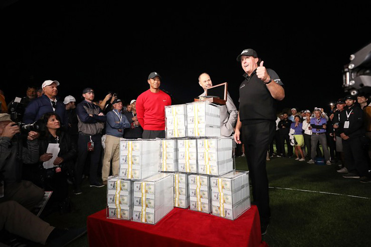 Despite massive audience for Tiger Woods-Phil Mickelson match, Turner likely lost millions on pay-per-view snafu