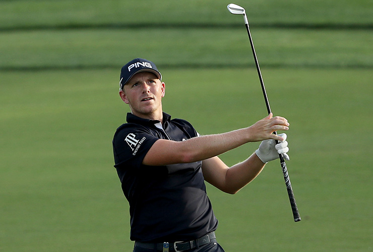Wallace rides lowered expectations to top of Race to Dubai leaderboard