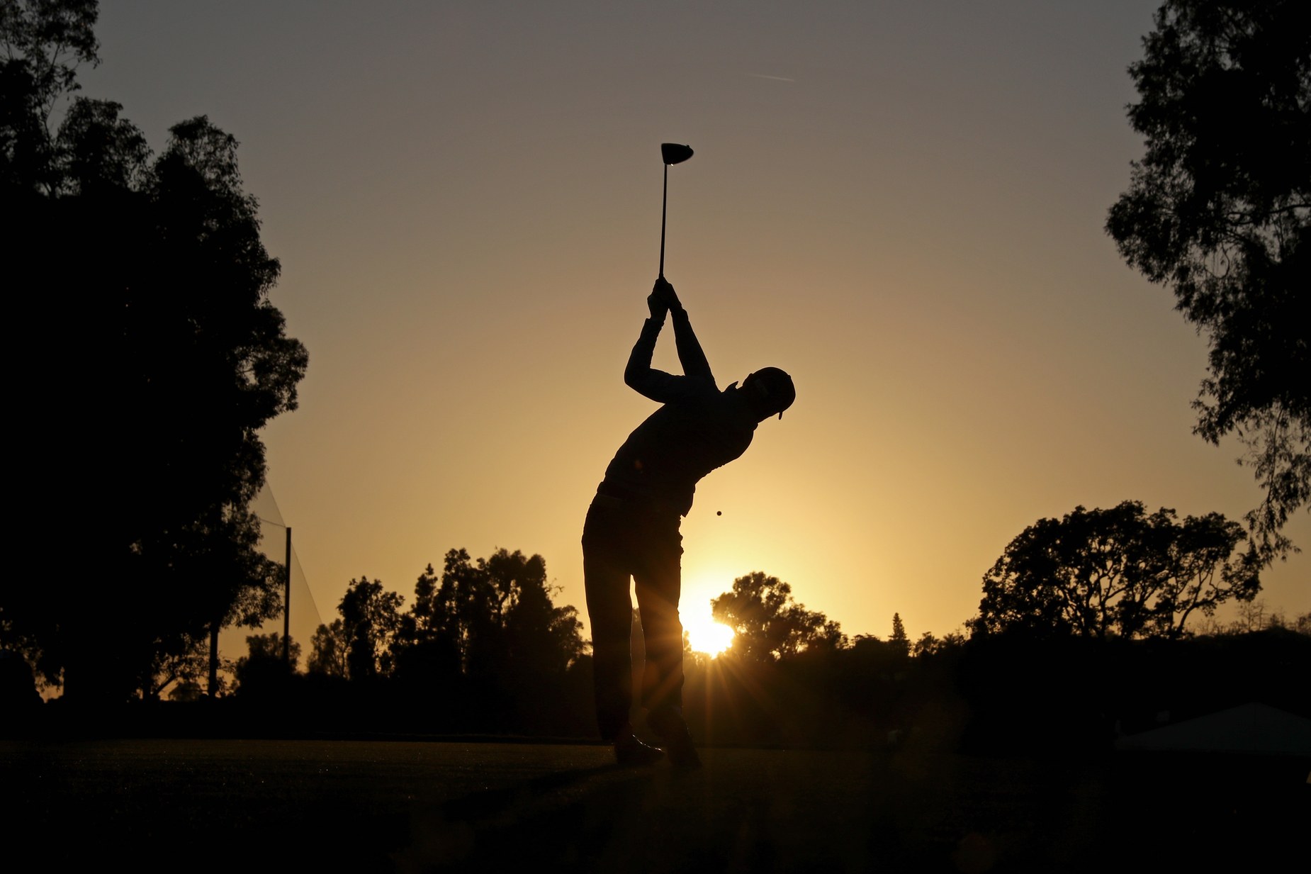 Justin Thomas leads by one with another long Sunday ahead