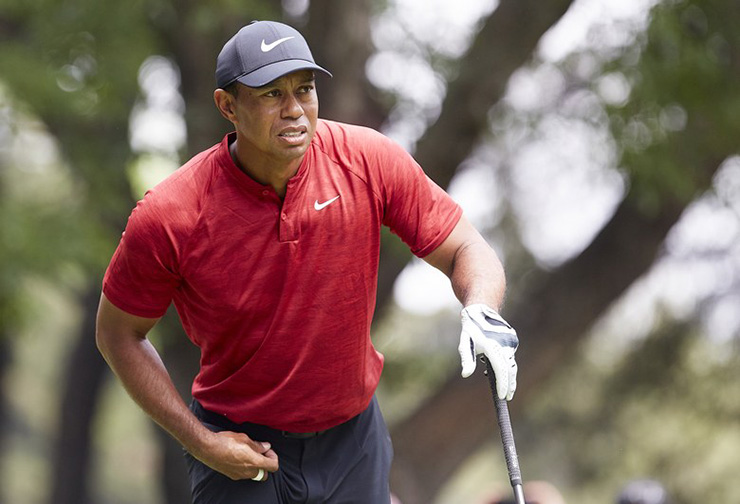 Tiger Woods’ neck injury “a serious issue,” according to Paul Azinger