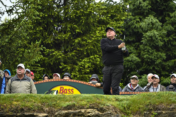 Scott Hoch, 63, becomes oldest senior tour winner, teams with Tom Pernice to win Bass Pro Shops Legends of Golf
