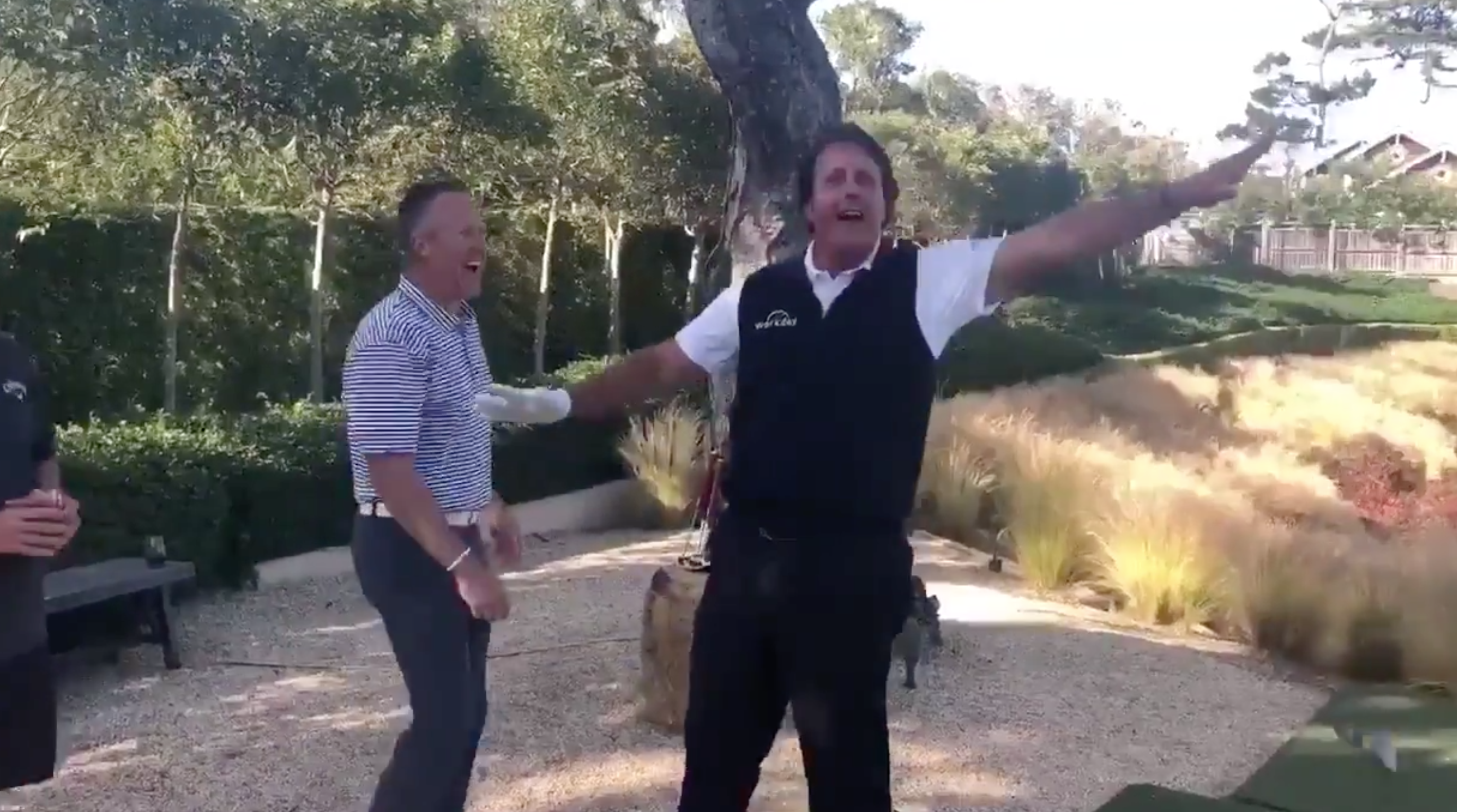 Phil Mickelson makes hole-in-one in Jim Nantz’s backyard at Pebble Beach, drops the mic/club on all the haters