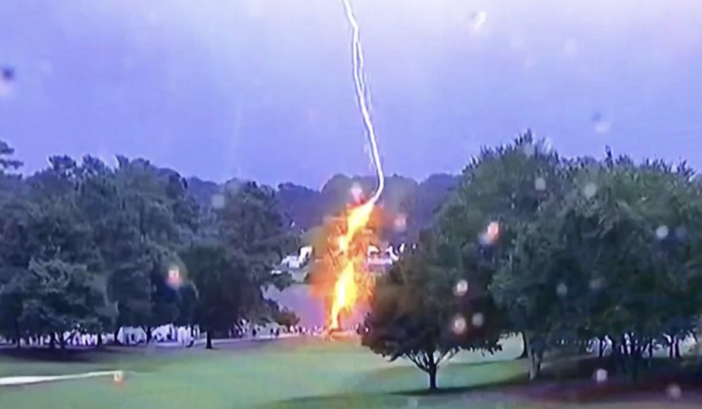 Fans injured as lightning strikes at Tour Championship