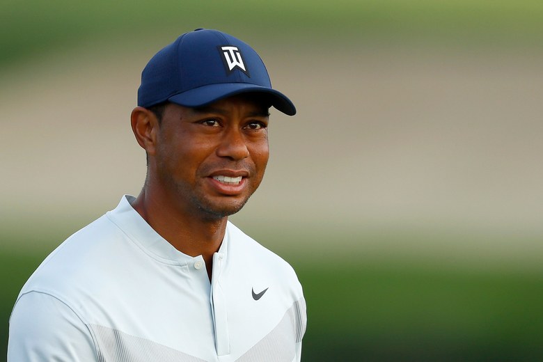 Tiger Woods arrives at Medinah, gets in putting practice in preparation for the BMW Championship