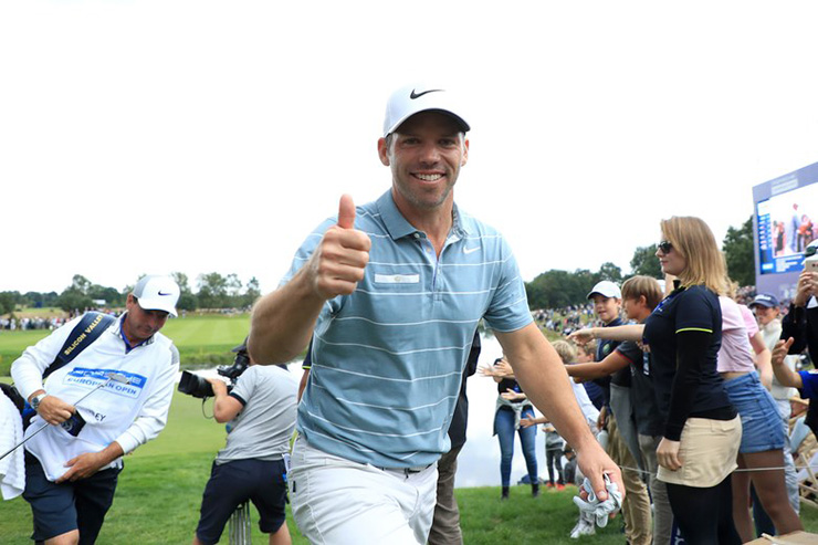 A pair of clutch birdie putts helps Paul Casey win for the first time in nearly five years on the European Tour