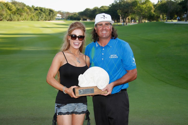 Pat Perez’s wife clears up confusion over his last-minute WD from the Houston Open