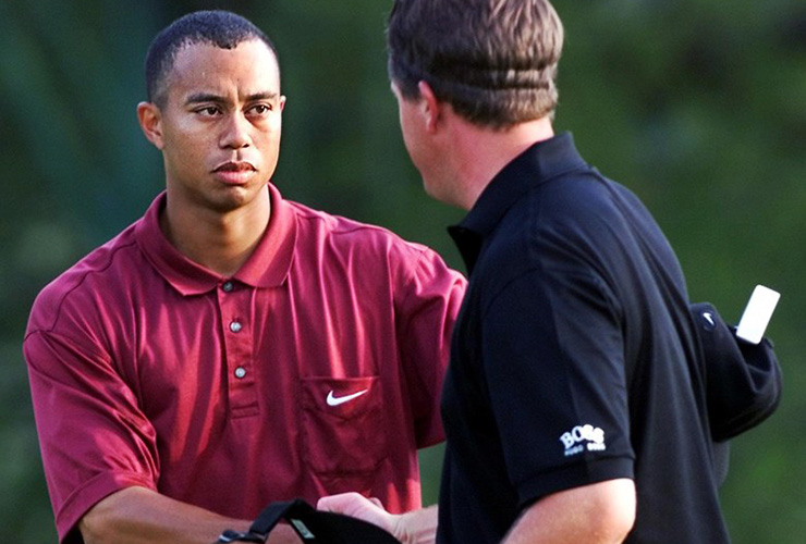 Tiger Woods reveals his “smart aleck” response to Phil Mickelson during their 2001 Masters duel
