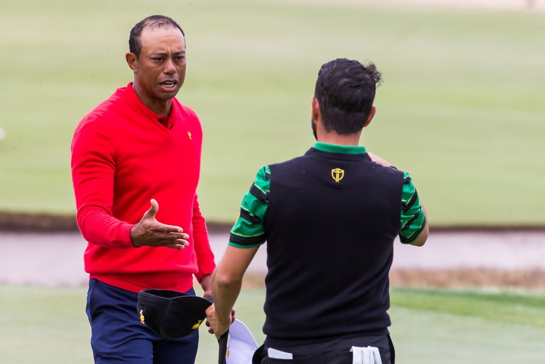 Tiger Woods pulls all-time boss move by removing hat as his winning putt dropped