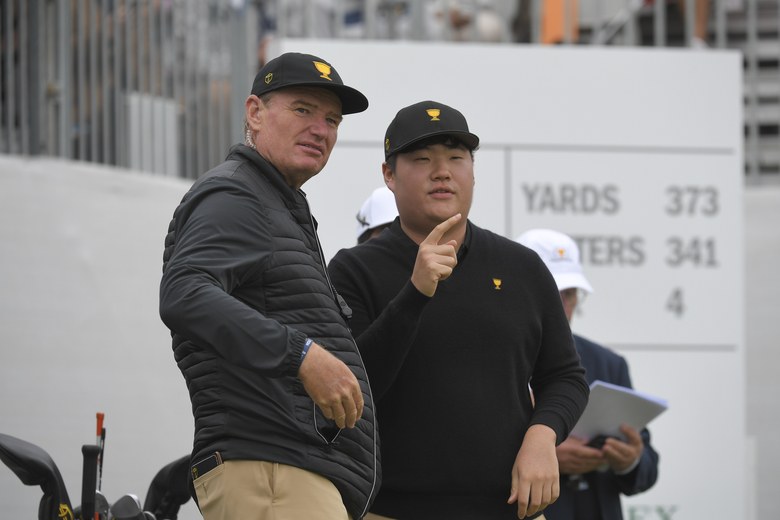 International team captain Ernie Els pushes the right buttons on Day 1