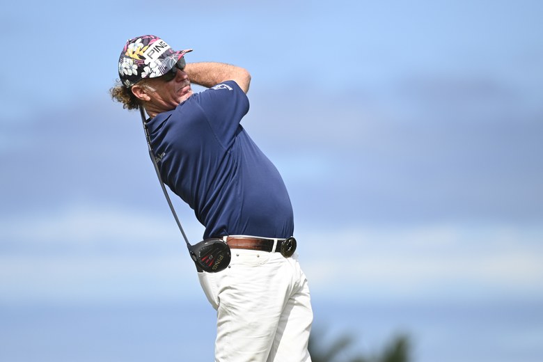Miguel Angel Jimenez outlasts a Hall of Fame leaderboard to win the season opener