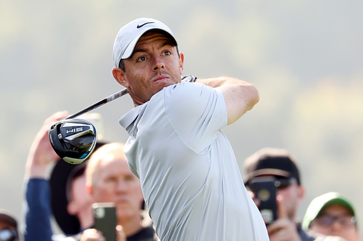 Three-way tie at the top sets up exciting finish on Sunday at Riviera