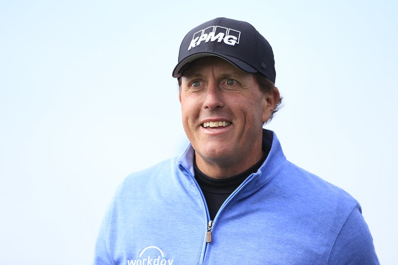 Phil Mickelson’s magical wedge play gives him a chance to win on Sunday