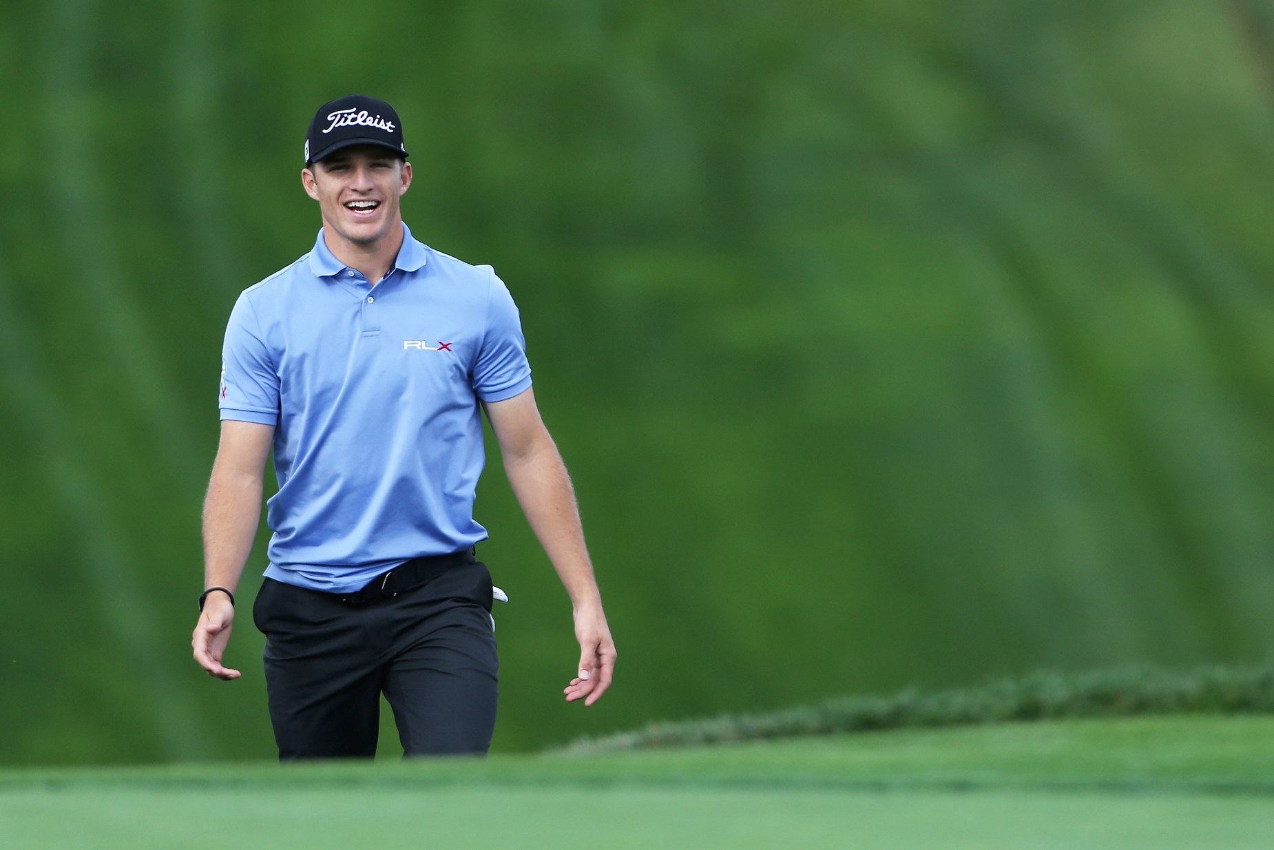 WATCH: Morgan Hoffmann’s own ball hits his hat, but he avoids penalty thanks to rule change