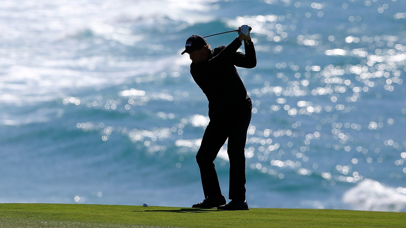 Like Count Dracula, Phil Mickelson rises again