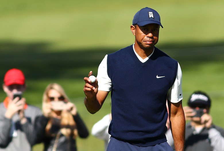 Tiger Woods struggles mightily on greens in third-round 76 at Genesis