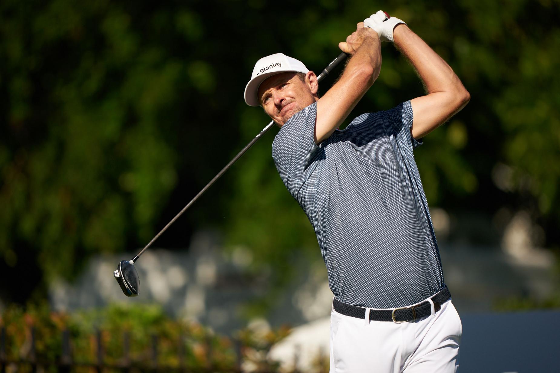 Equipment-free agent Justin Rose puts his early-season struggles behind, if only for a day, with an opening 63