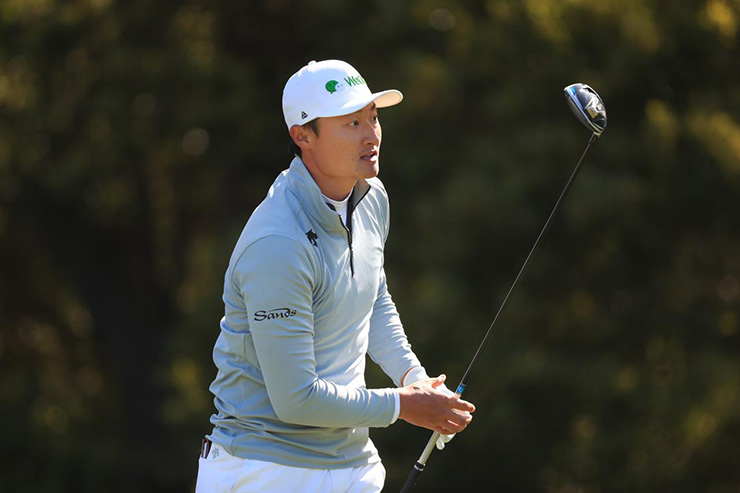 China’s Haotong Li shoots 65 at Harding Park, leads alone