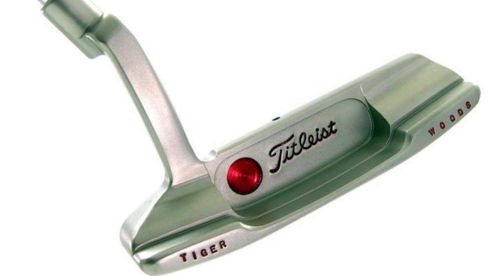 Tiger Woods’ backup putter from 2001 collects more than $150,000 at auction