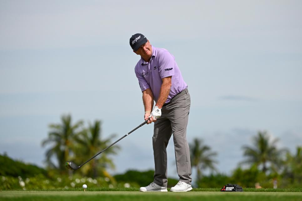 Fred Funk, at 64 years old and averaging less than 240 yards off the tee, makes cut at PGA Tour event