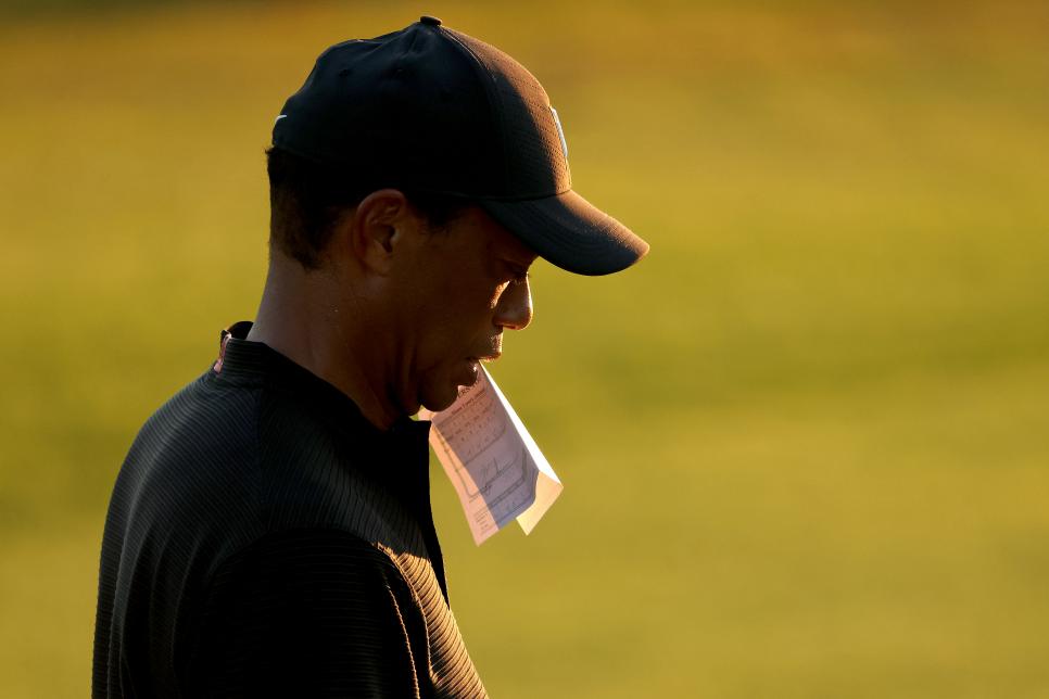 Tiger Woods loses momentum, but holds on to his green jacket chances