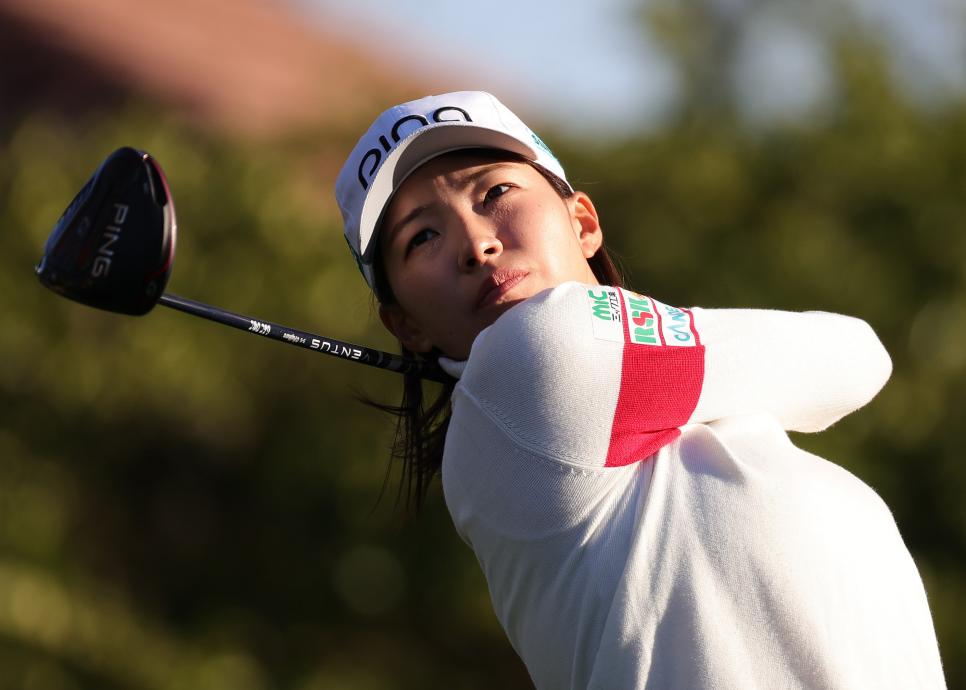 With lead heading into final round, it’s deja vu for Japan’s ‘Smiling Cinderella’
