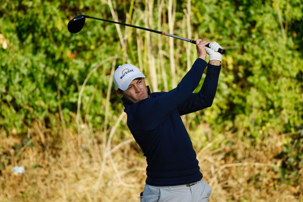 Wind at Riviera doesn’t blow away Matthew Fitzpatrick, and he gains ground on leader Sam Burns