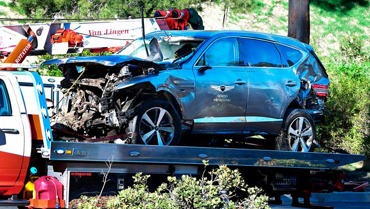 Tiger Woods suffers multiple leg injuries in single-car accident in Los Angeles