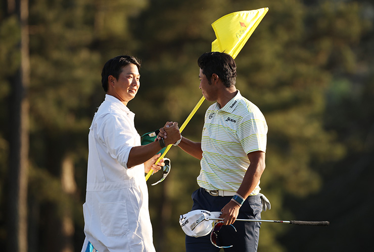 Hideki Matsuyama’s caddie found a touching way to celebrate their win on the 18th green