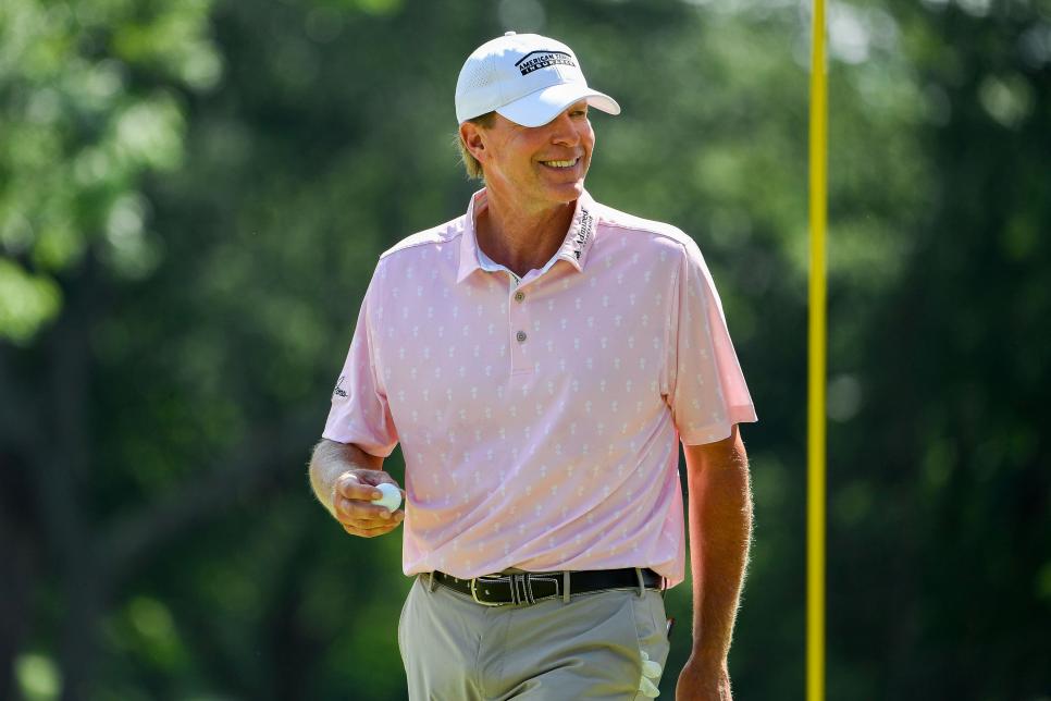 Steve Stricker goes wire-to-wire in convincing win at the Bridgestone Senior Players Championship