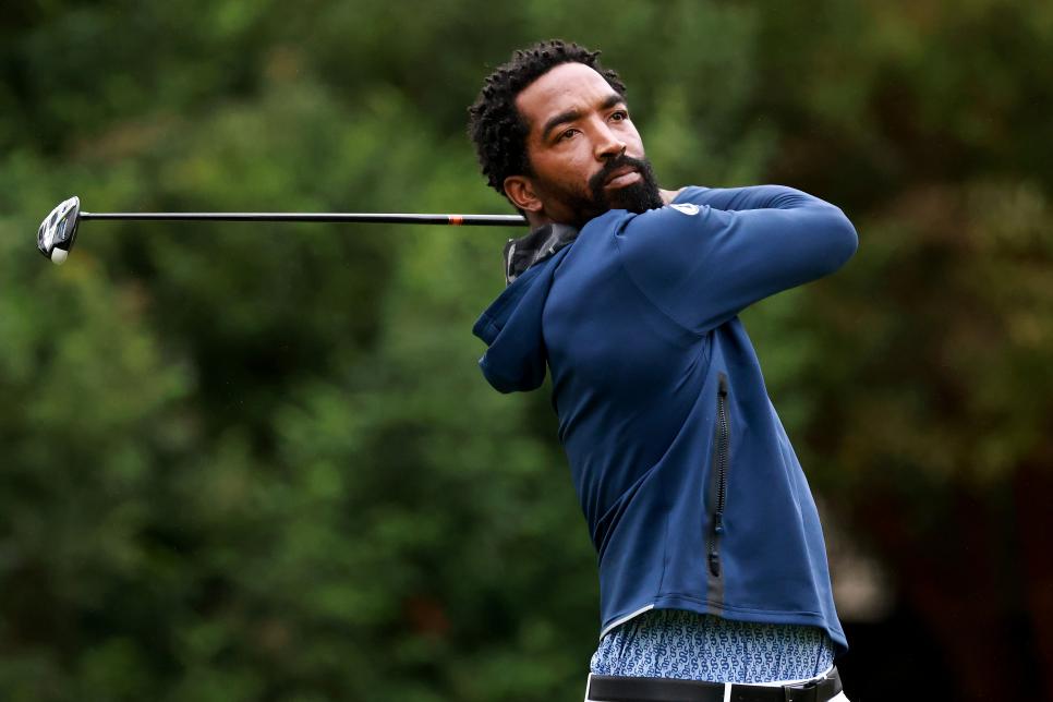 J.R. Smith’s college golf debut included hoodies, Tiger gifs, and an approach shot stuck to a foot