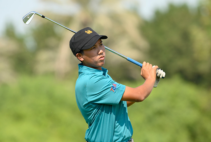Thai Natthakritta Vongtaveelap overcomes early jitters to soar to WAAP summit with opening 66 at Abu Dhabi G.C.