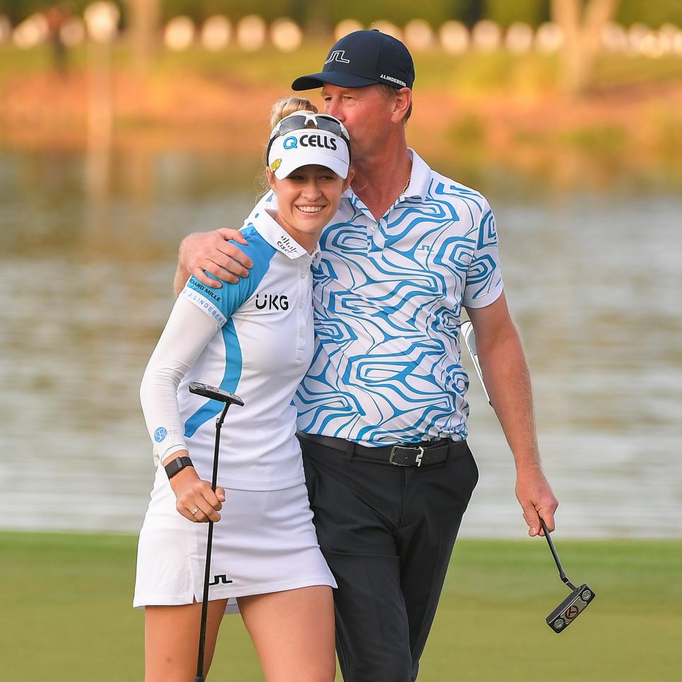 Nelly Korda becomes a giddy fan girl in meeting Tiger Woods for the first time